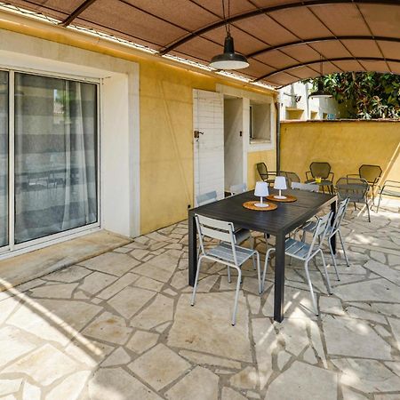 3 Bedroom Awesome Home In Chateuneuf De Gadagne Châteauneuf-de-Gadagne Εξωτερικό φωτογραφία