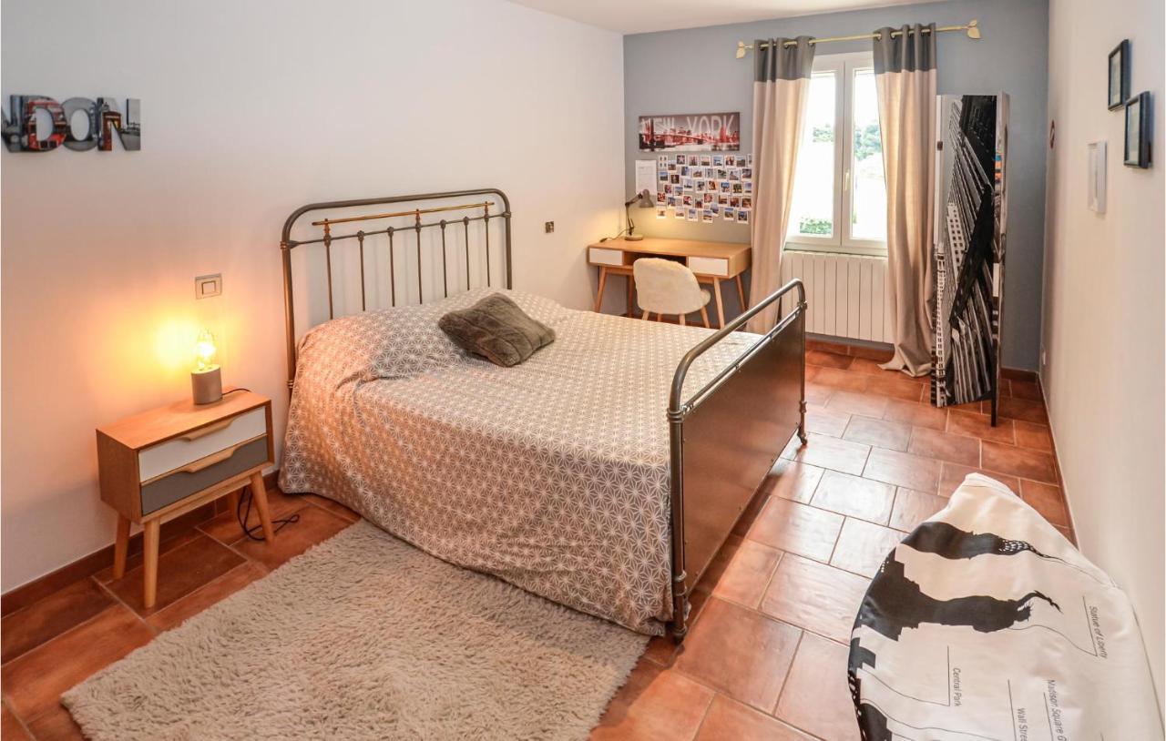 3 Bedroom Awesome Home In Chateuneuf De Gadagne Châteauneuf-de-Gadagne Εξωτερικό φωτογραφία