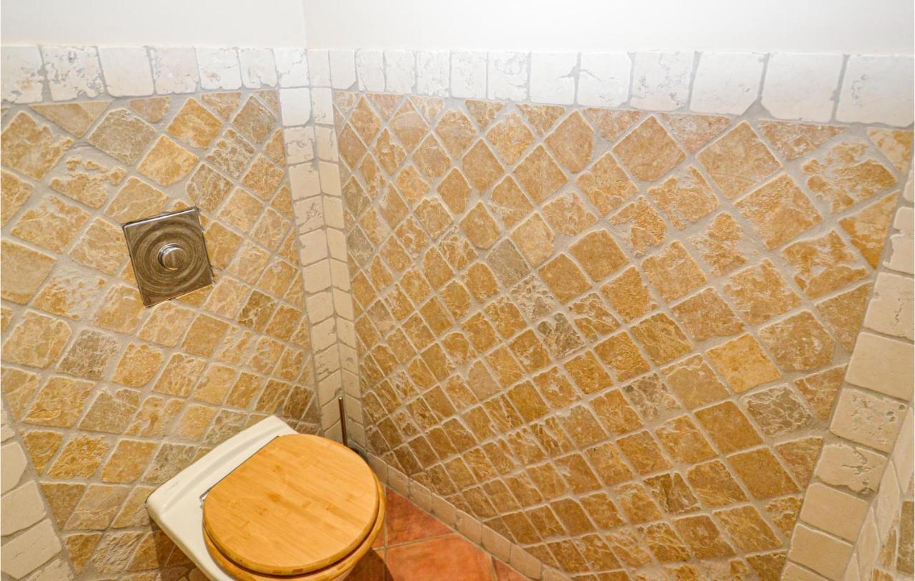 3 Bedroom Awesome Home In Chateuneuf De Gadagne Châteauneuf-de-Gadagne Εξωτερικό φωτογραφία