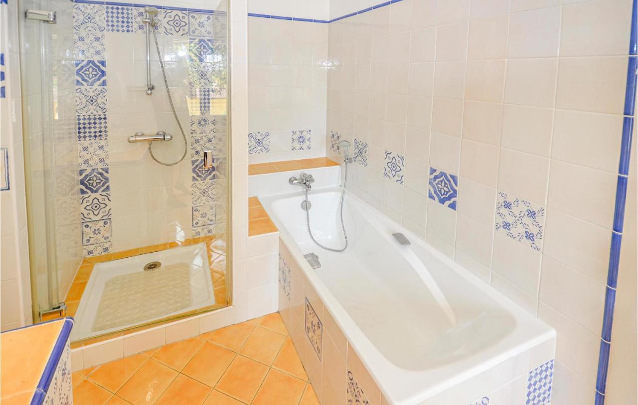 3 Bedroom Awesome Home In Chateuneuf De Gadagne Châteauneuf-de-Gadagne Εξωτερικό φωτογραφία