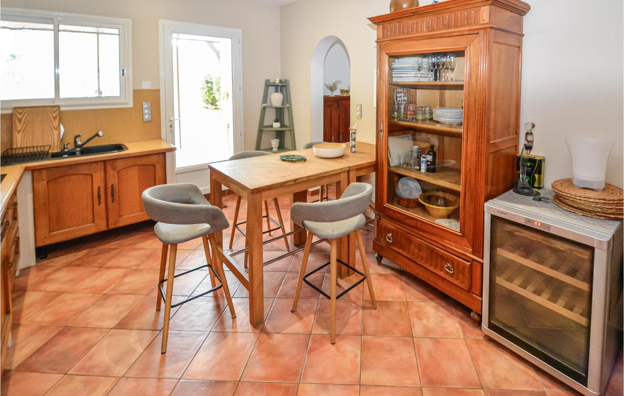 3 Bedroom Awesome Home In Chateuneuf De Gadagne Châteauneuf-de-Gadagne Εξωτερικό φωτογραφία