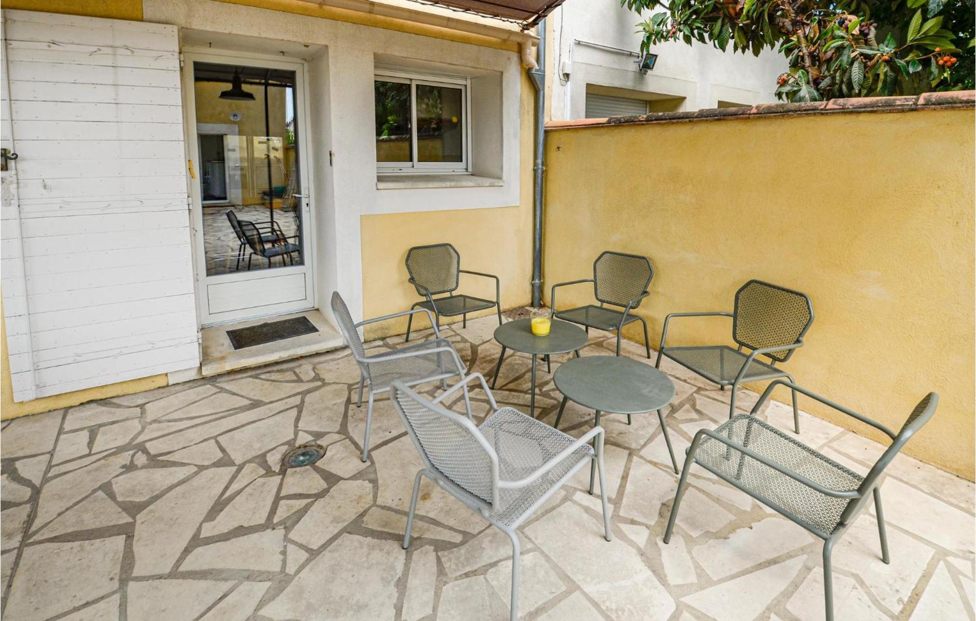 3 Bedroom Awesome Home In Chateuneuf De Gadagne Châteauneuf-de-Gadagne Εξωτερικό φωτογραφία