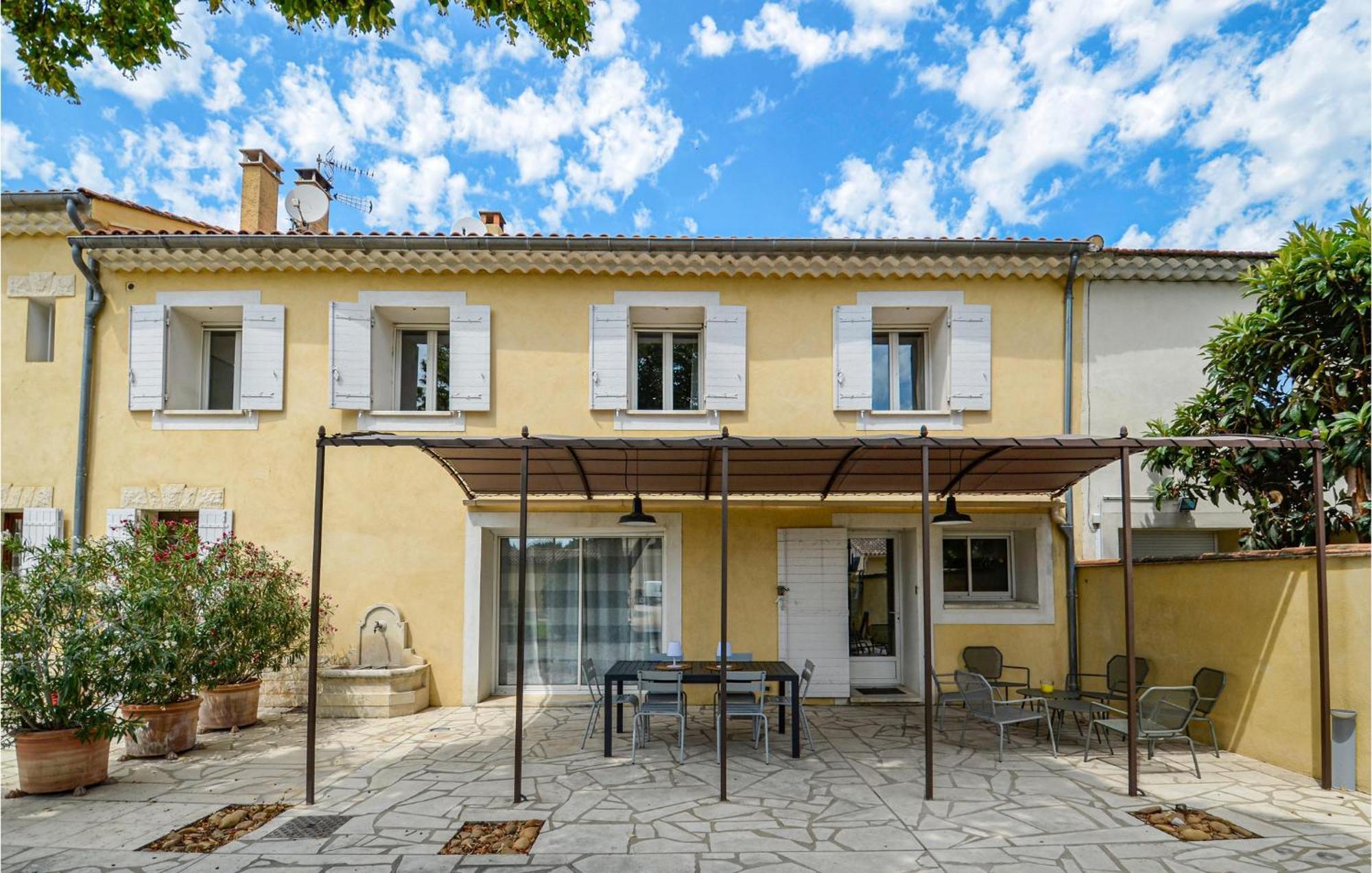 3 Bedroom Awesome Home In Chateuneuf De Gadagne Châteauneuf-de-Gadagne Εξωτερικό φωτογραφία